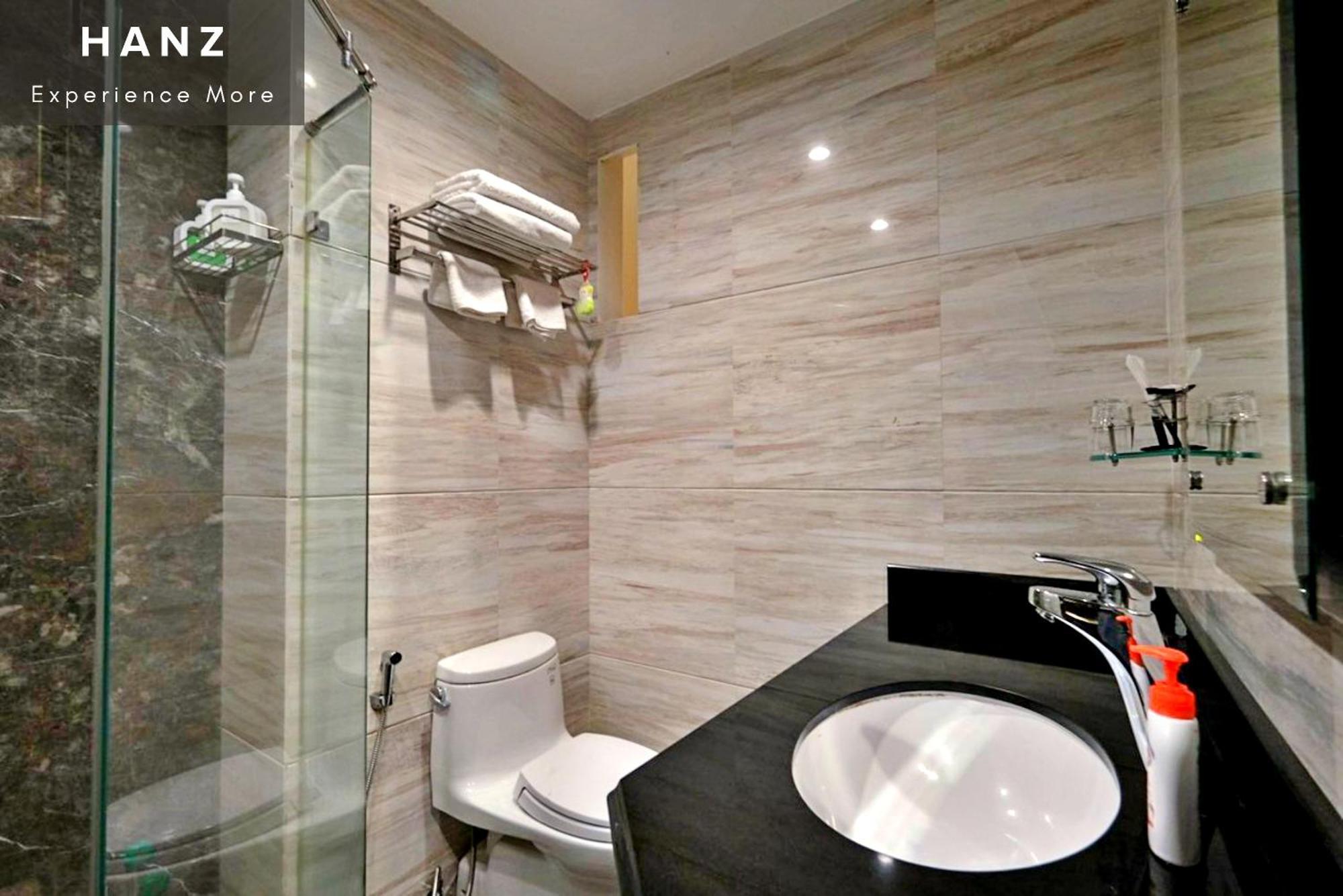Khách sạn hẻo lánh Hanz 345 Business Grand