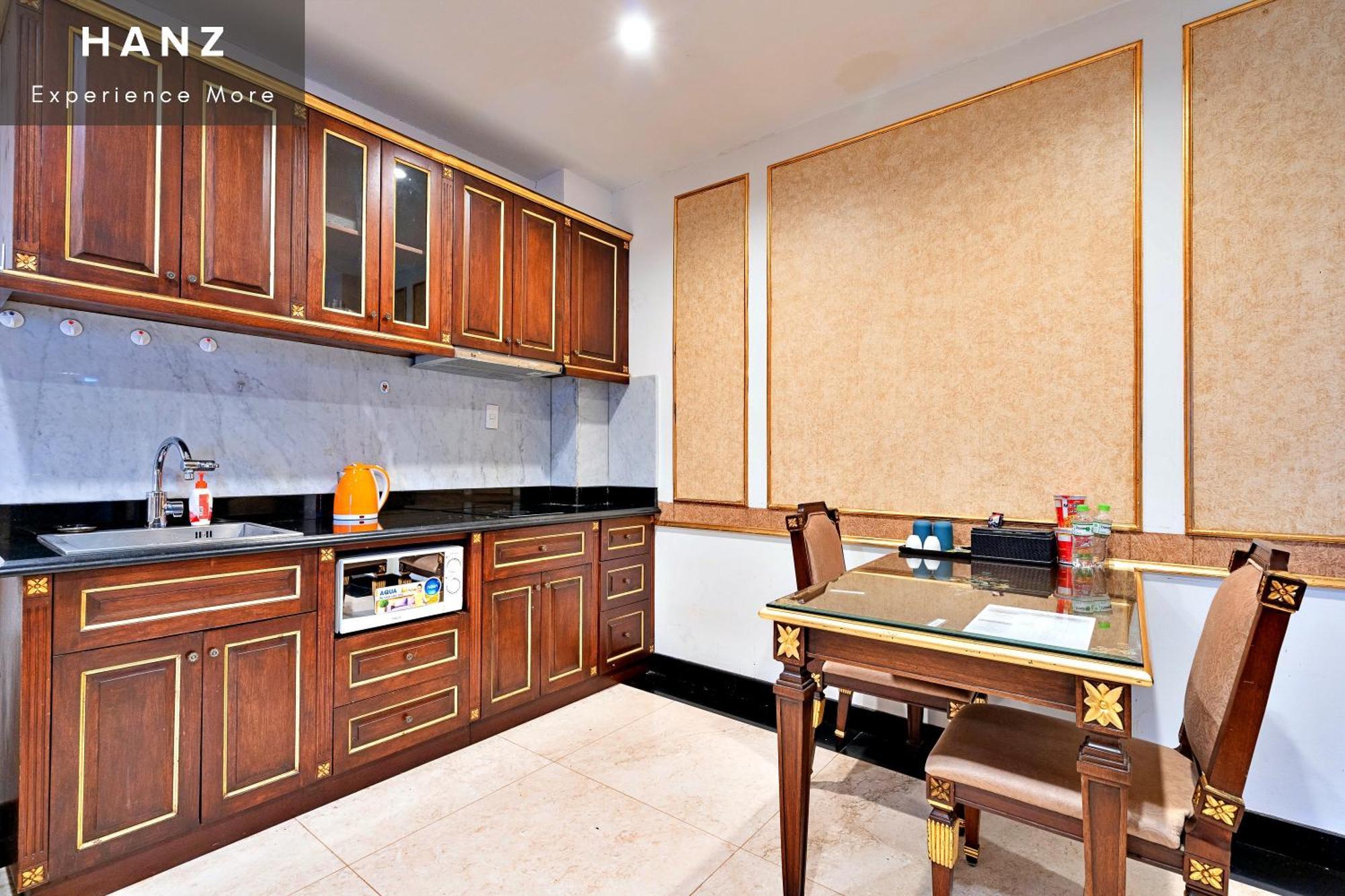 Khách sạn hẻo lánh Hanz 345 Business Grand 5*